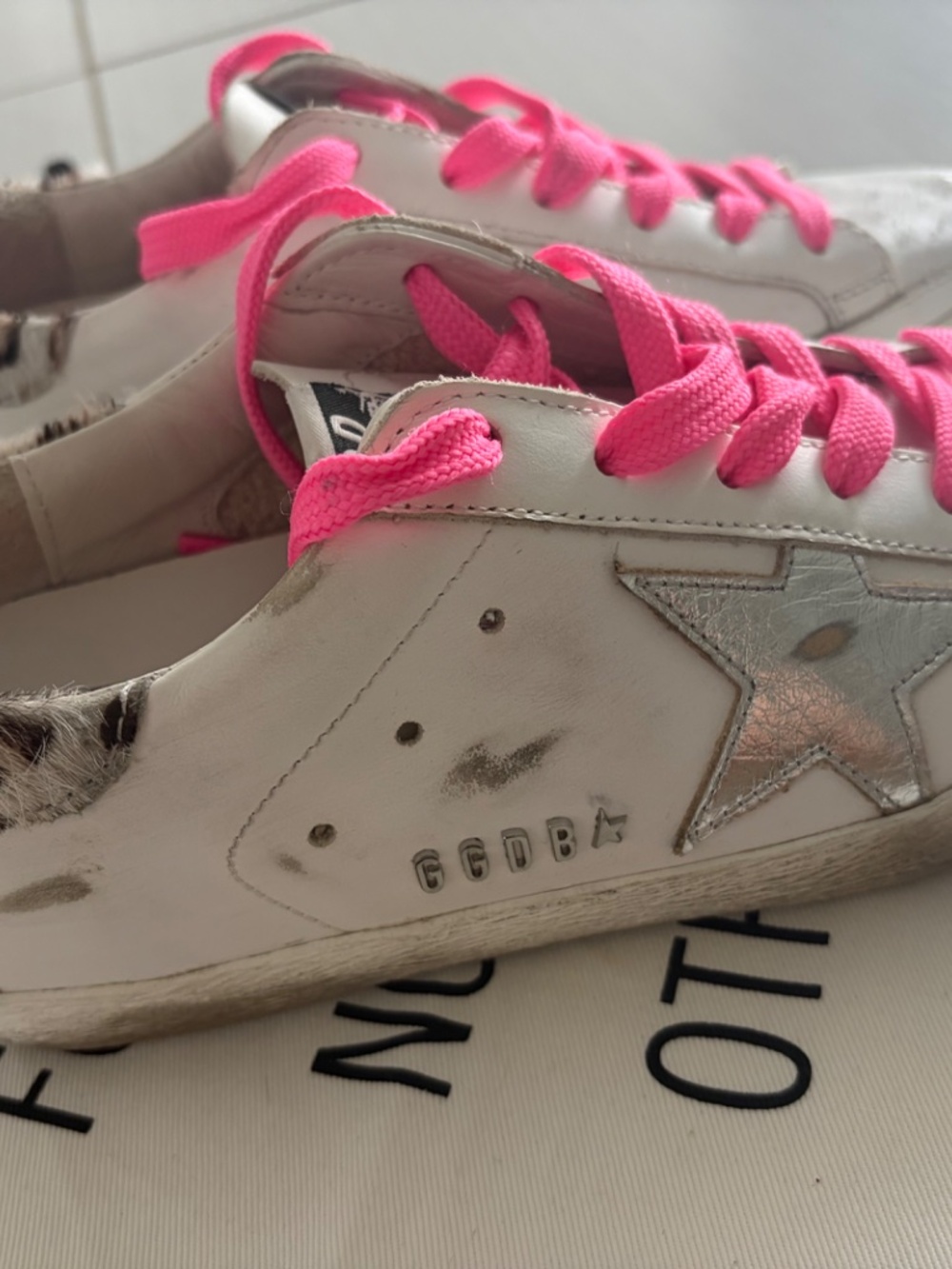 Golden Goose Superstar Sneaker - Picture 5 of 11